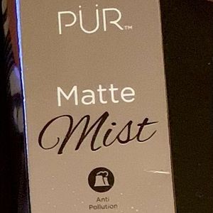 PÜR Matte Mist setting spray. Brand new, in box. (AB1)